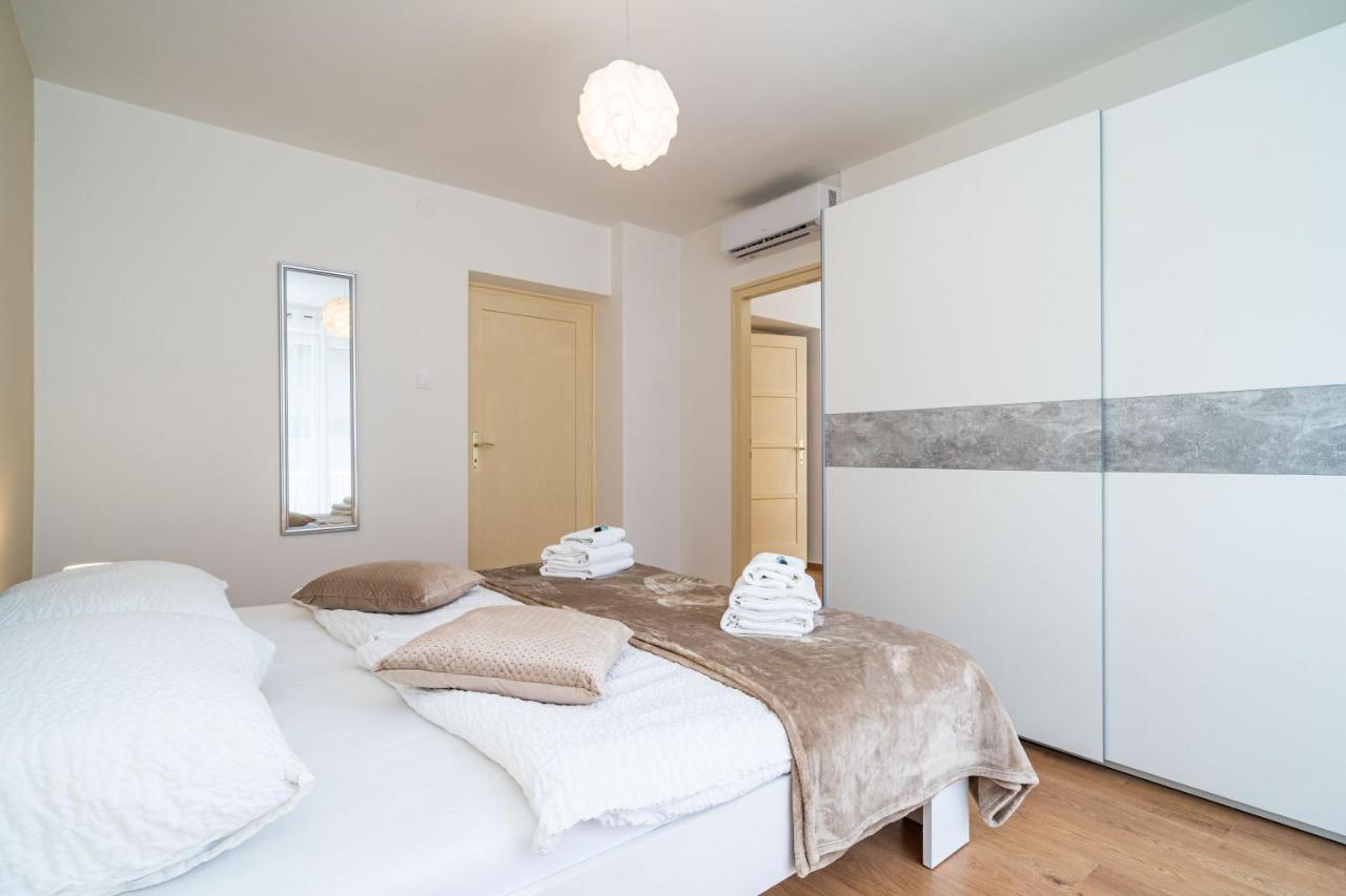 Ding Dong Apartment