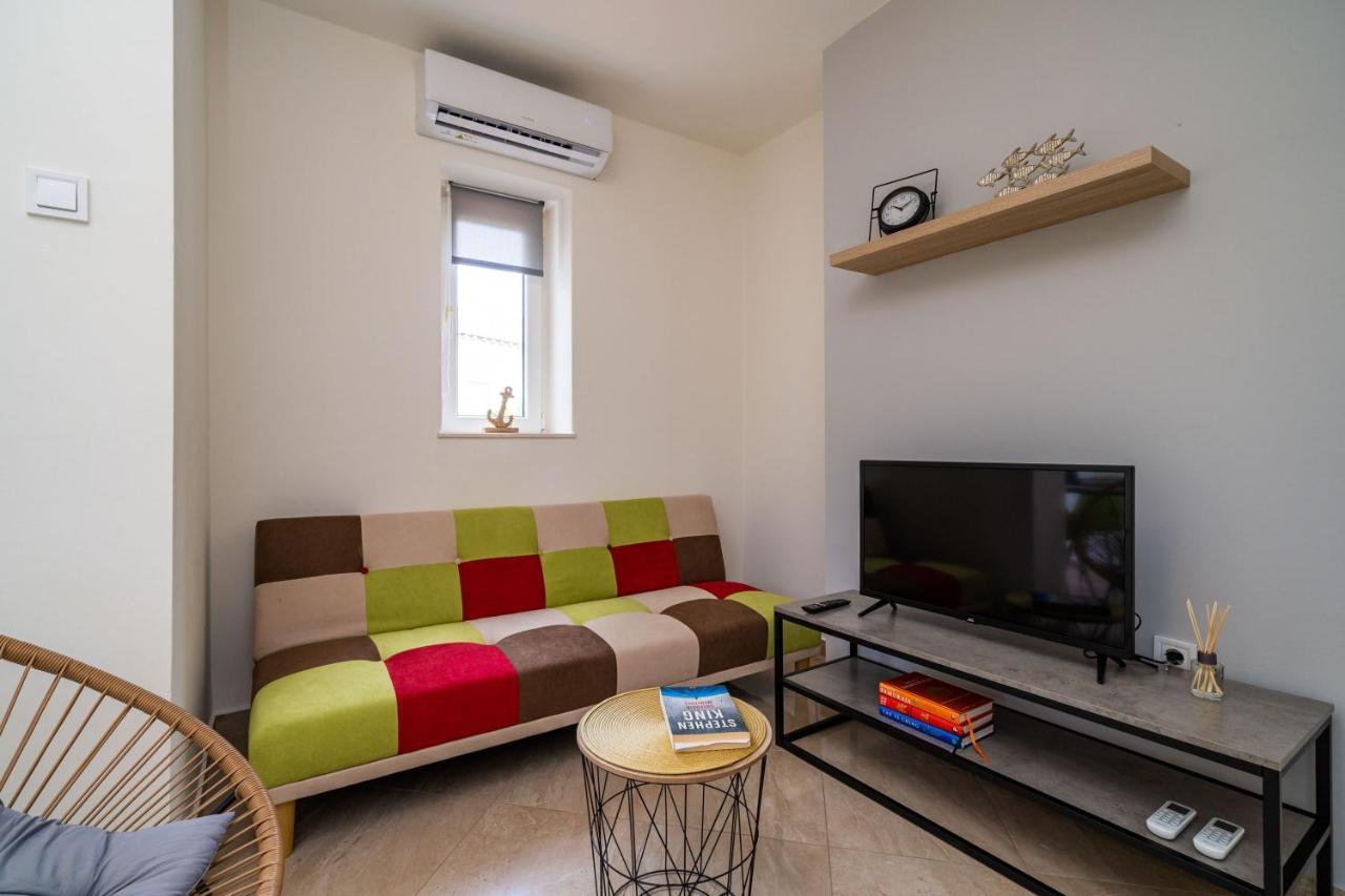 Ding Dong Apartment