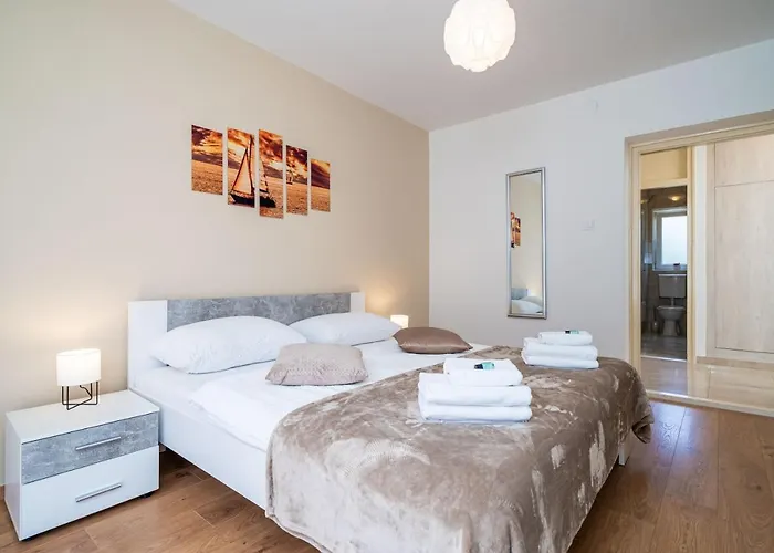 Apartment Ding Dong